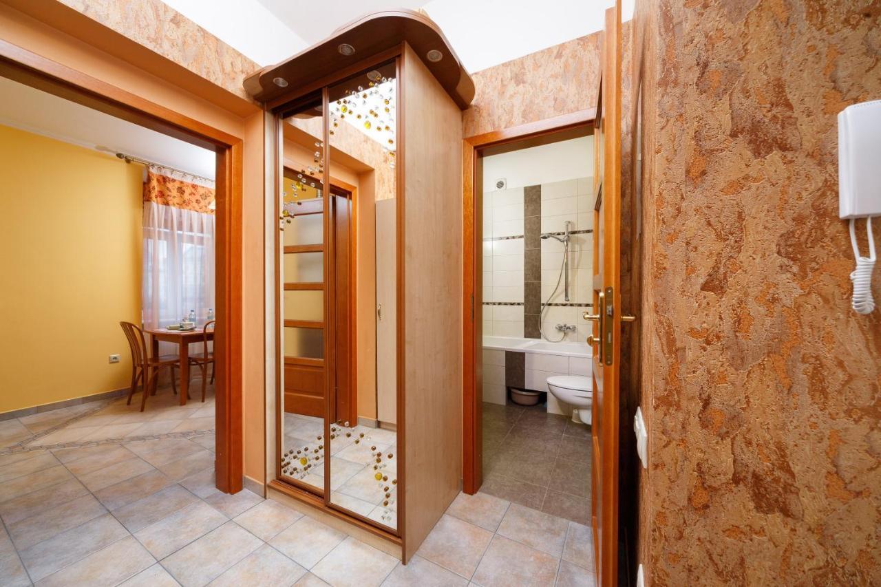 Na Katedralniy Daire Lviv Dış mekan fotoğraf